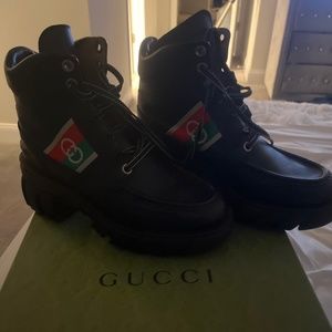 Women's ankle boot with Interlocking G